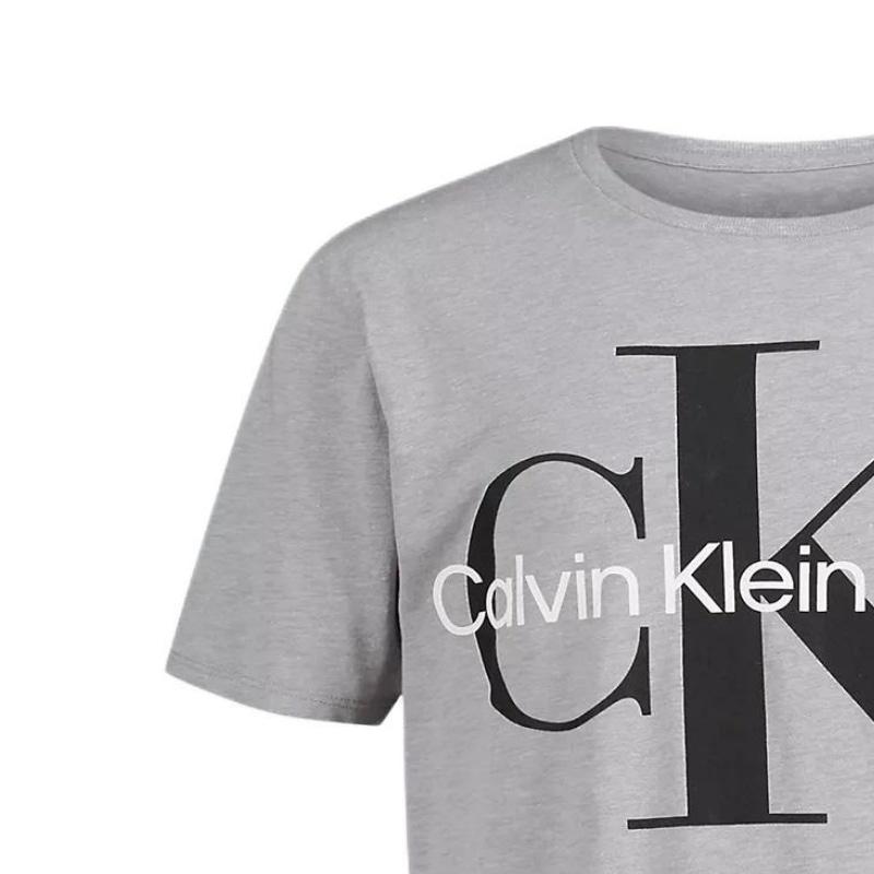 Calvin Klein T — фото 1