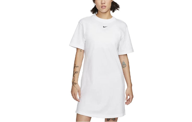Nike Sportswear Essential