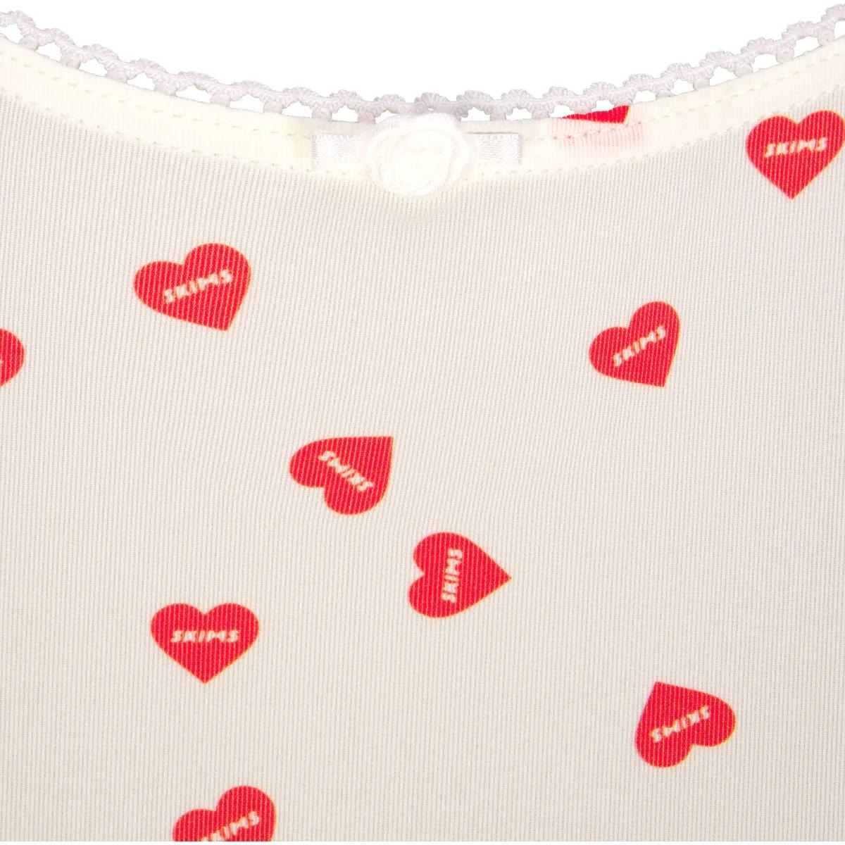 Skims Fits Everybody Picot Trim Bodysuit Ruby Heart Print — фото 2