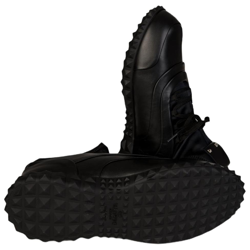 Valentino Round Toe Lace-Up Low Sneakers Black — фото 11
