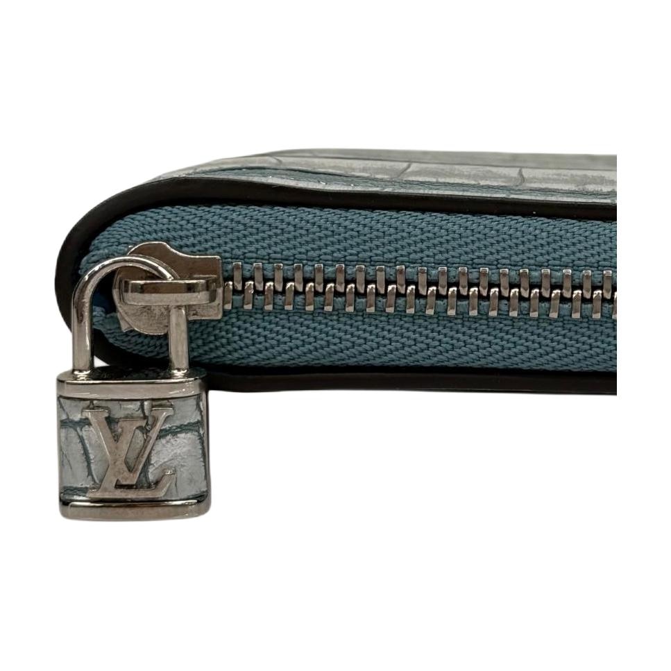 Louis Vuitton Glacier Blue Crocodile Zipper Wallet — фото 8
