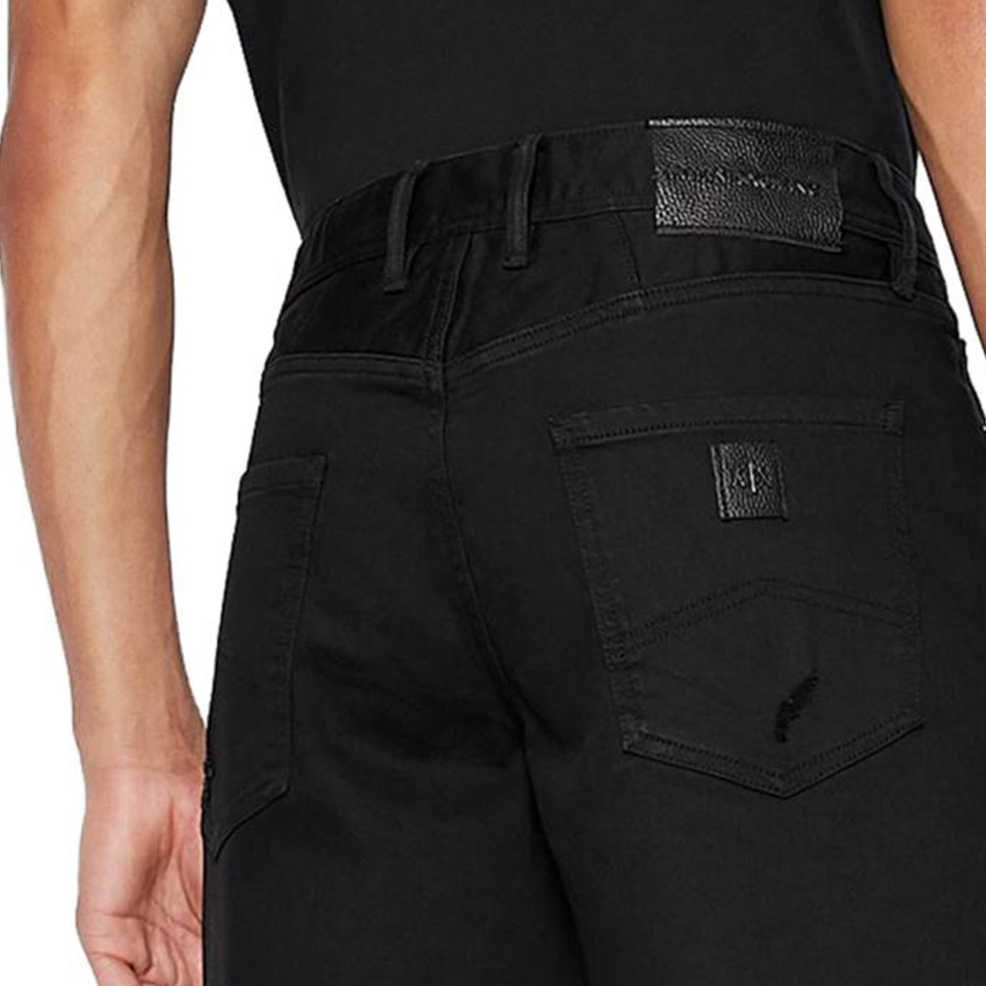 Emporio Armani SS23 Black Shorts — фото 3