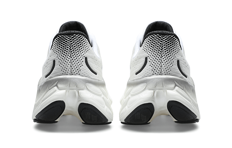 New Balance Fresh Foam X More V4 White Black — фото 3