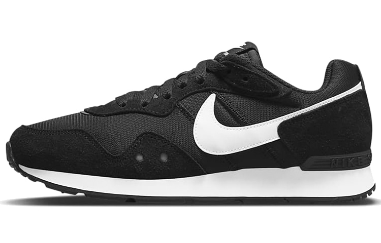 Nike Venture Runner