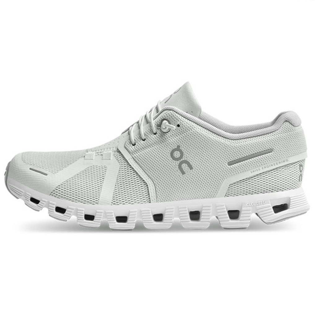 On昂跑 On Cloud 5 Ice White