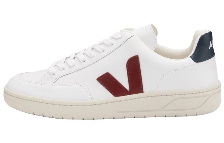 Кроссовки VEJA