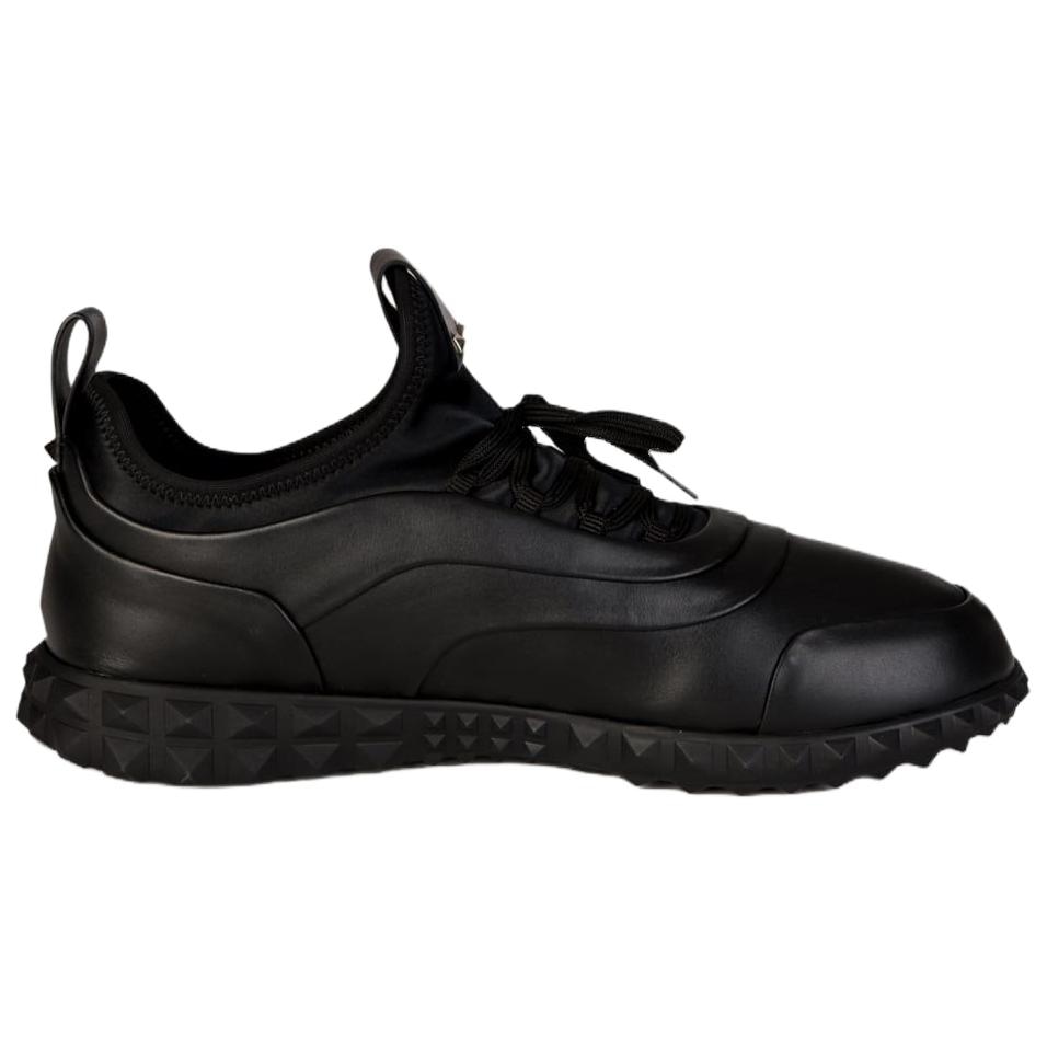 Valentino Round Toe Lace-Up Low Sneakers Black — фото 1
