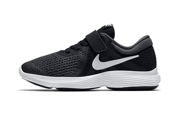 Nike REVOLUTION 4