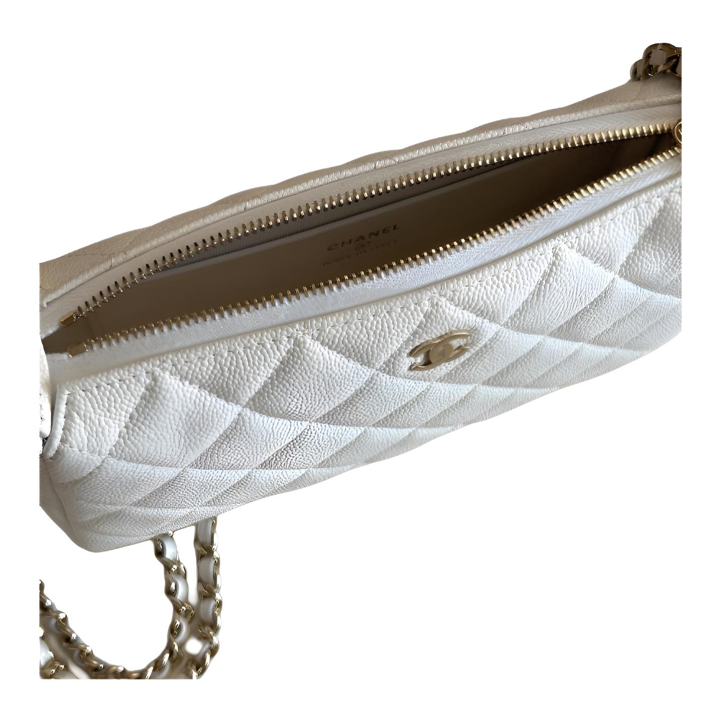 Chanel 25B C Logo HOBO — фото 2