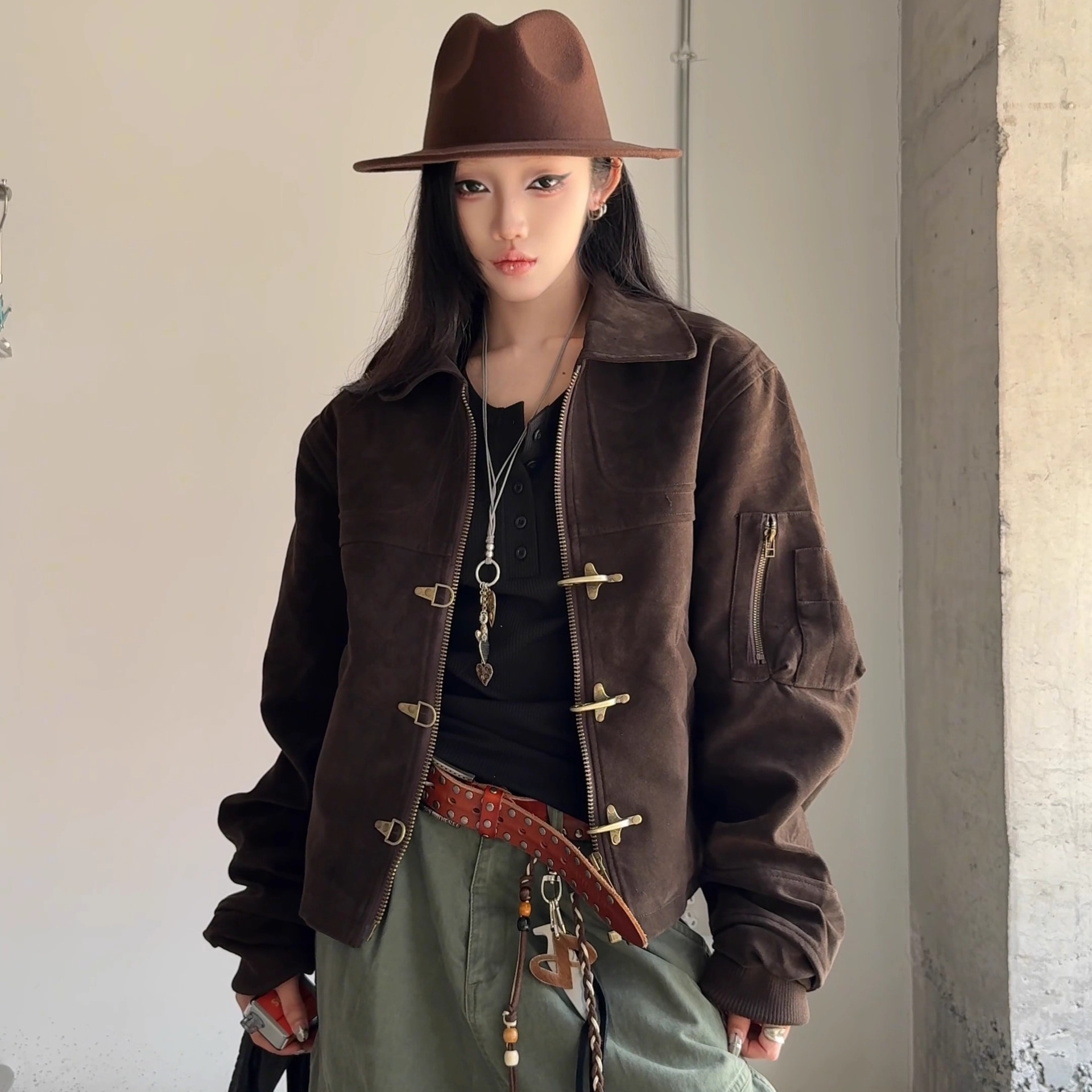 虫小绿 Chong Xiao Lv Vintage Suede Jacket — фото 1