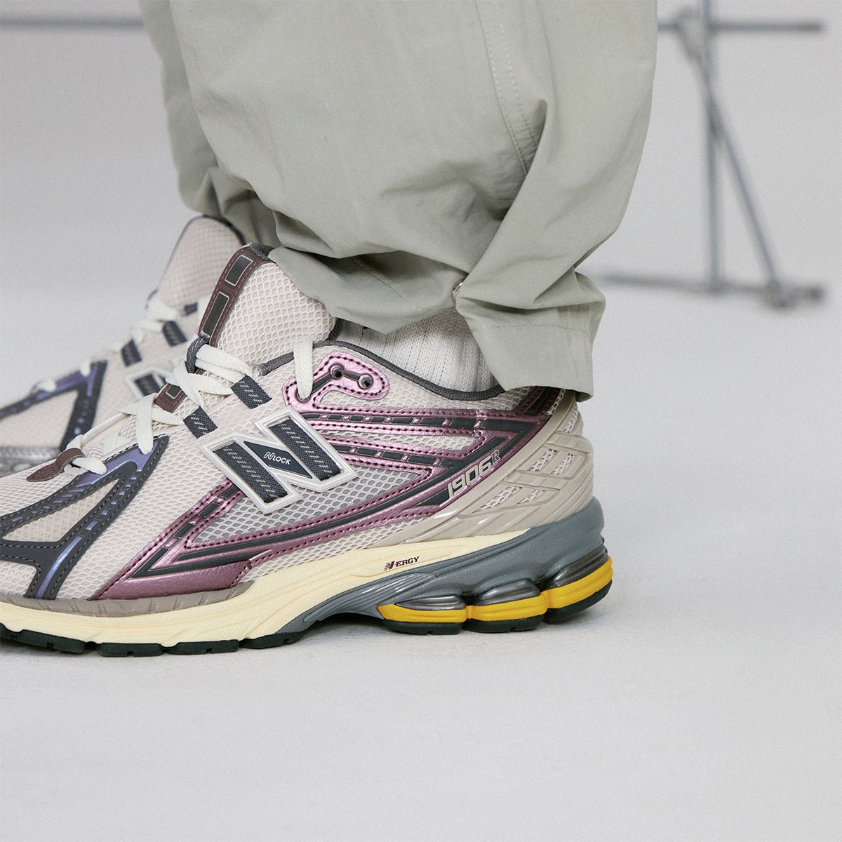 New Balance 1906R Purple Grey White — фото 11