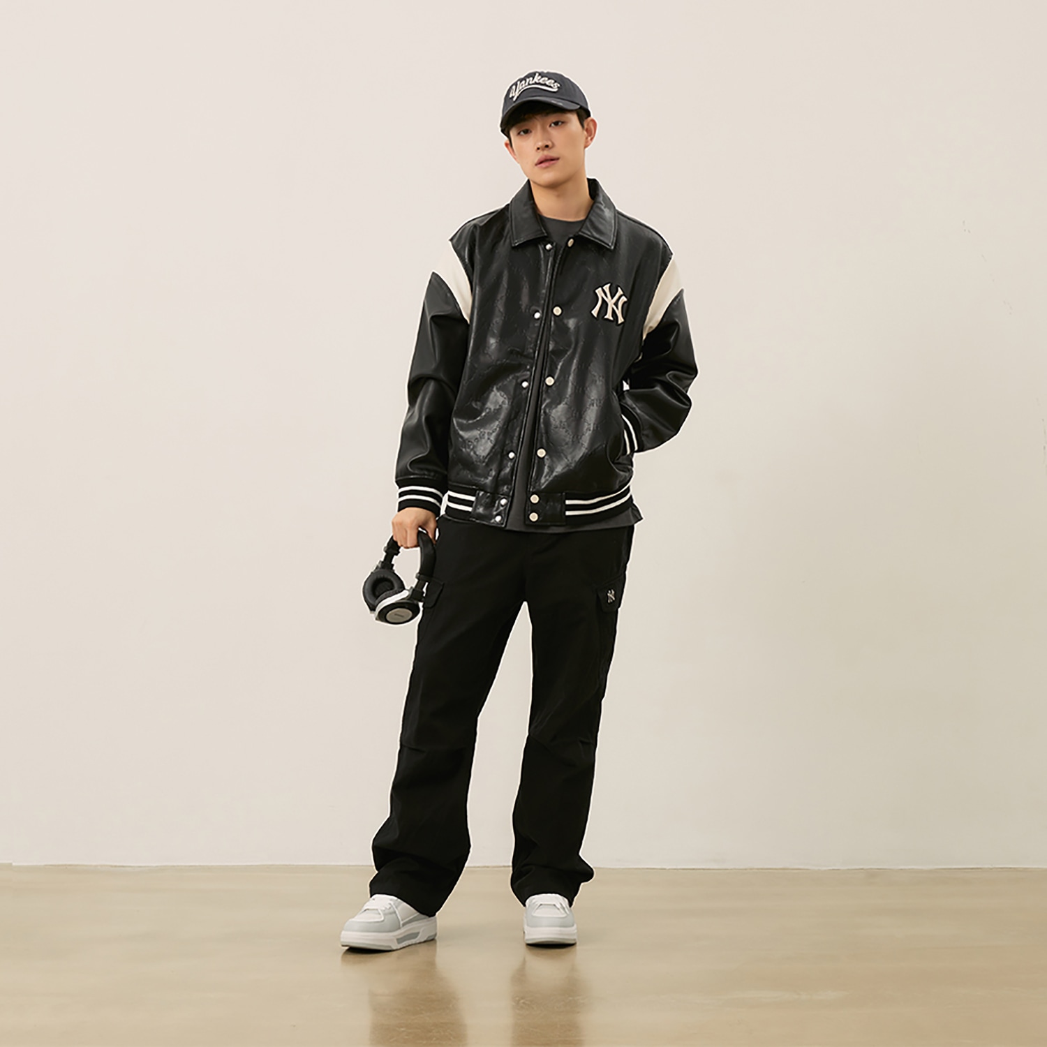 MLB Monogram Embo Dia Jacket — фото 6