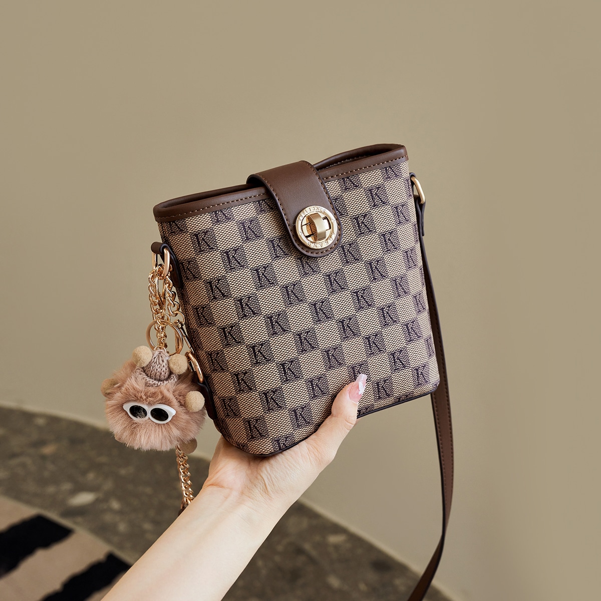 Aokang Vintage PVC Bucket Bag — фото 4