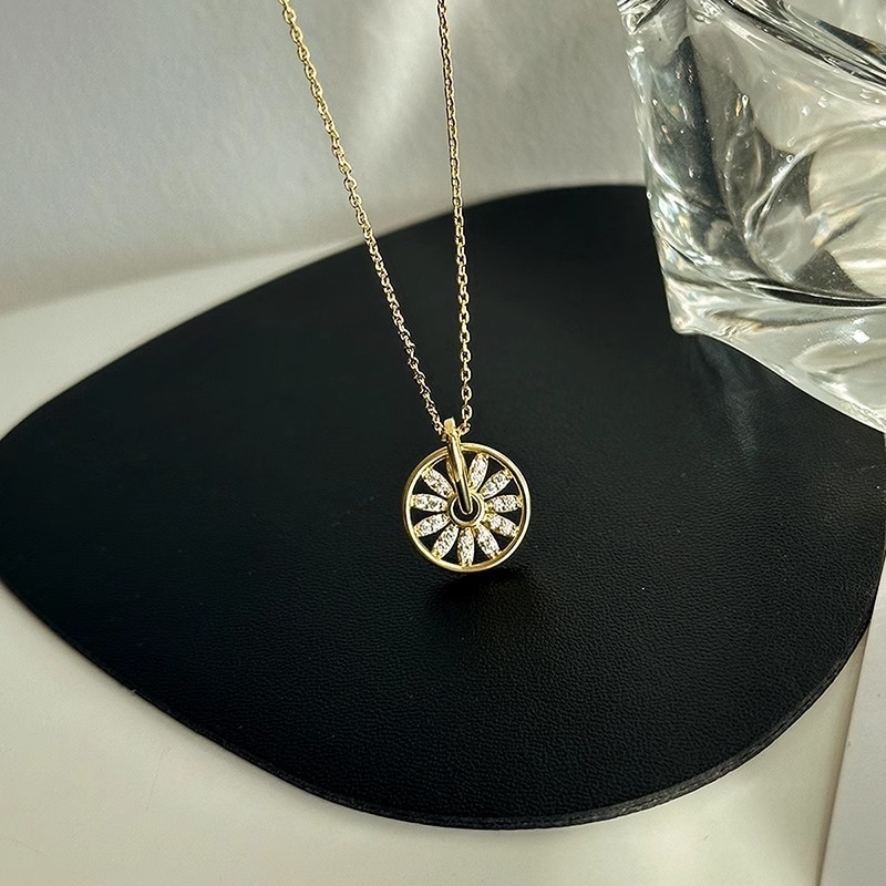 King Of Bling Pinwheel Necklace — фото 6