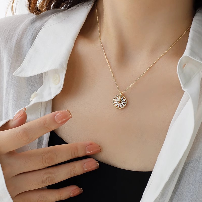 King Of Bling Pinwheel Necklace — фото 3