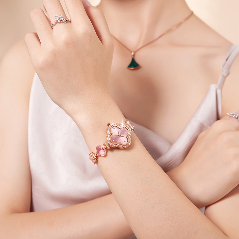 Kun Huang Four Leaf Clover Bracelet Watch — фото 3