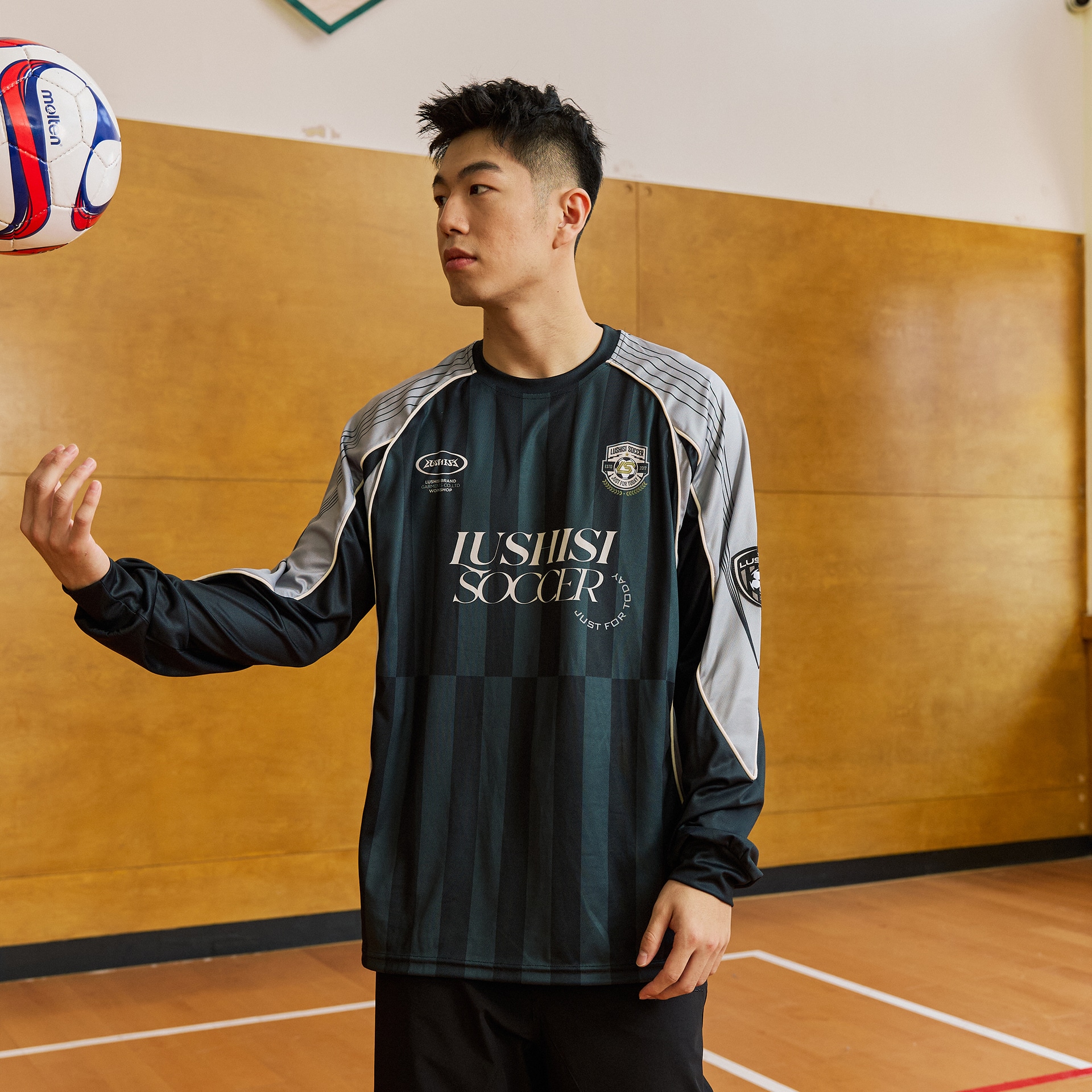 LUSHISI Football Crewneck Long Sleeve Tee — фото 3