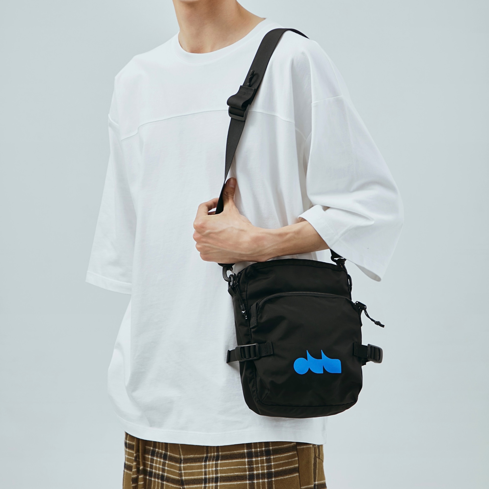 The Mad Hatcher 乐舞 Series Retro Nylon Crossbody Bag — фото 3
