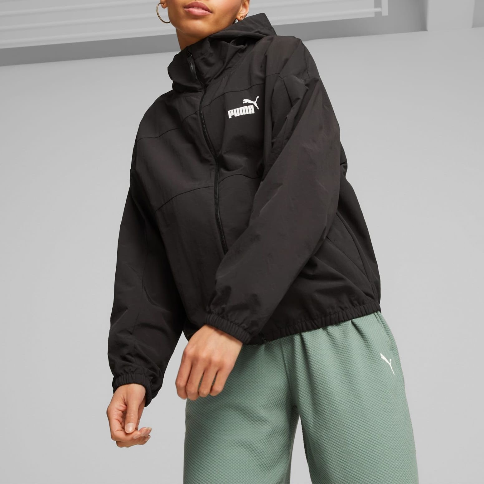 Puma Women's Oversized Hooded Windbreaker — фото 2