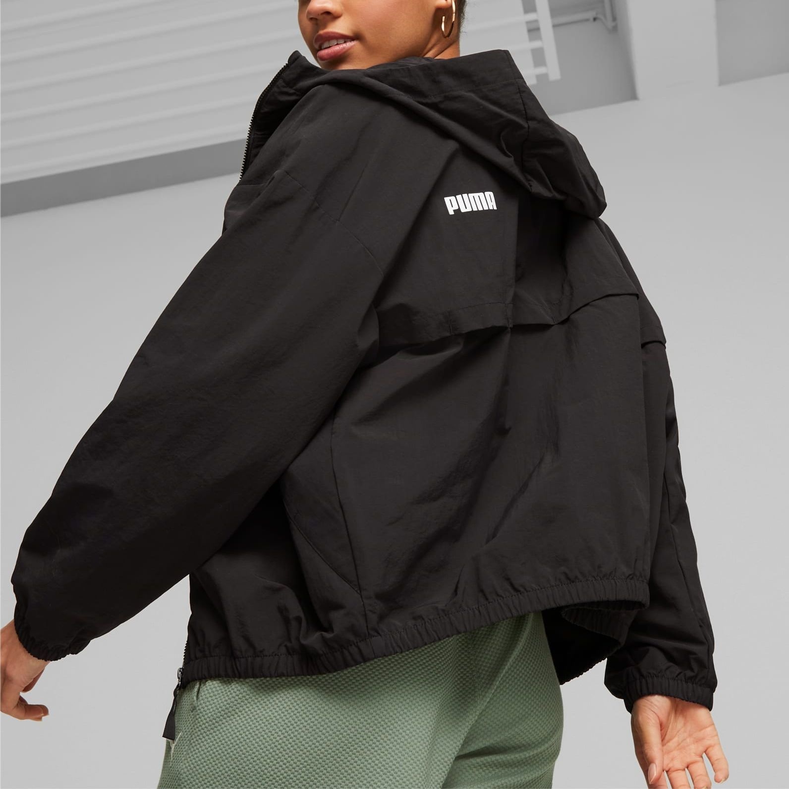 Puma Women's Oversized Hooded Windbreaker — фото 4
