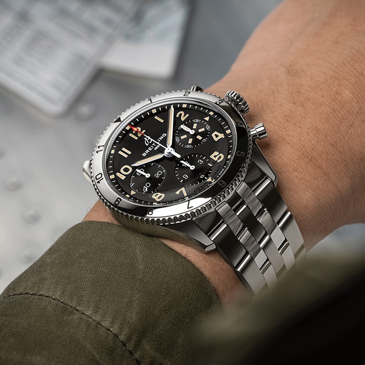 Breitling Navitimer A233803A1B1A1 — фото 4