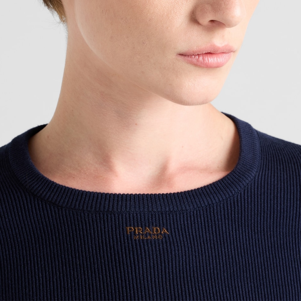 Prada Топы (Арт. P24I2A-15TE-F0008-S-OOO) — фото 2