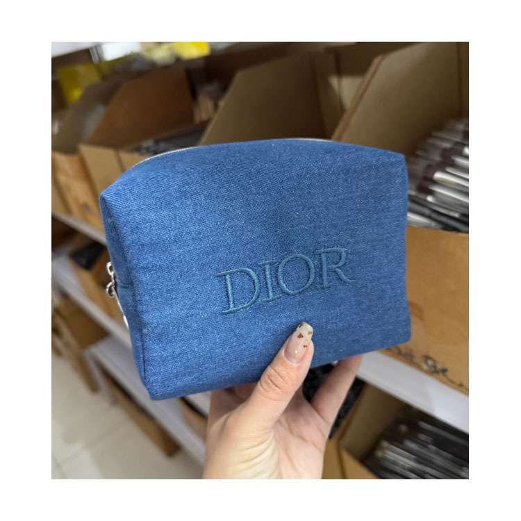 Dior (Арт. 蓝色牛仔面料化妆包) — фото 1