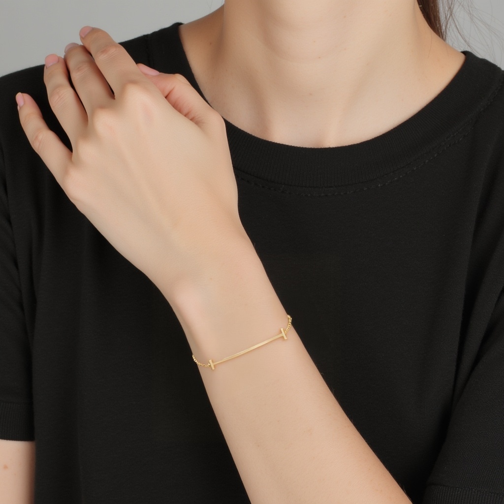 Tiffany & Co. T Smile Bracelet 18k Gold — фото 3
