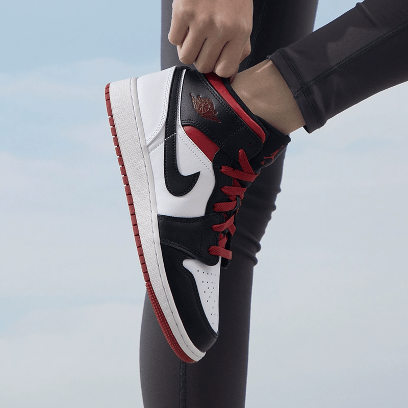 Jordan Air Jordan 1 Mid GS — фото 4