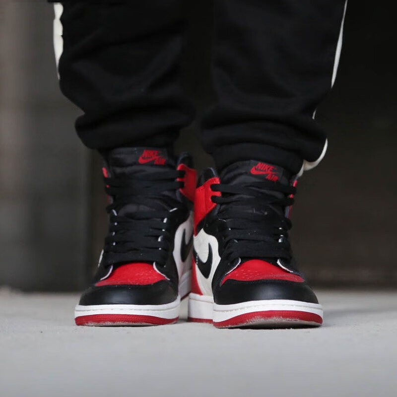 Jordan Air Jordan 1 Retro High Bred Toe GS — фото 5