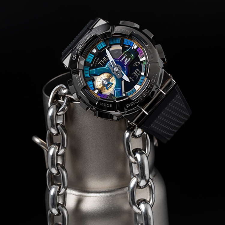 G-Shock 200 51.9*48.8mm GM-110B-1APR-person — фото 3