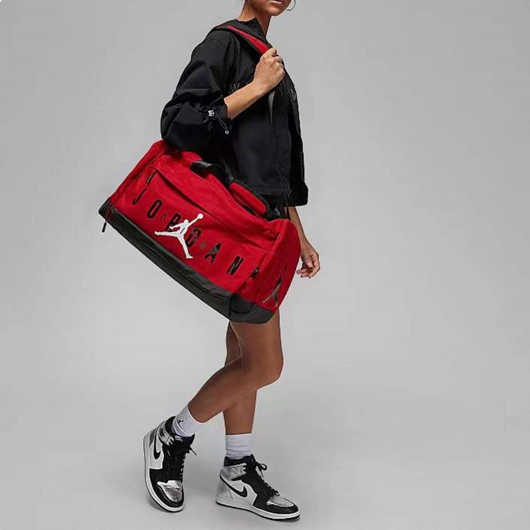 Jordan Classic Logo Travel Bag Red — фото 3