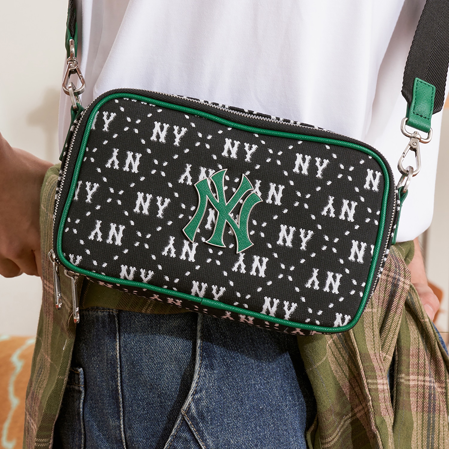 MLB Monogram Crossbody Bag Black — фото 7