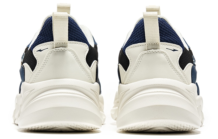 鸿星尔克 Erke Training Shoes White Black — фото 7