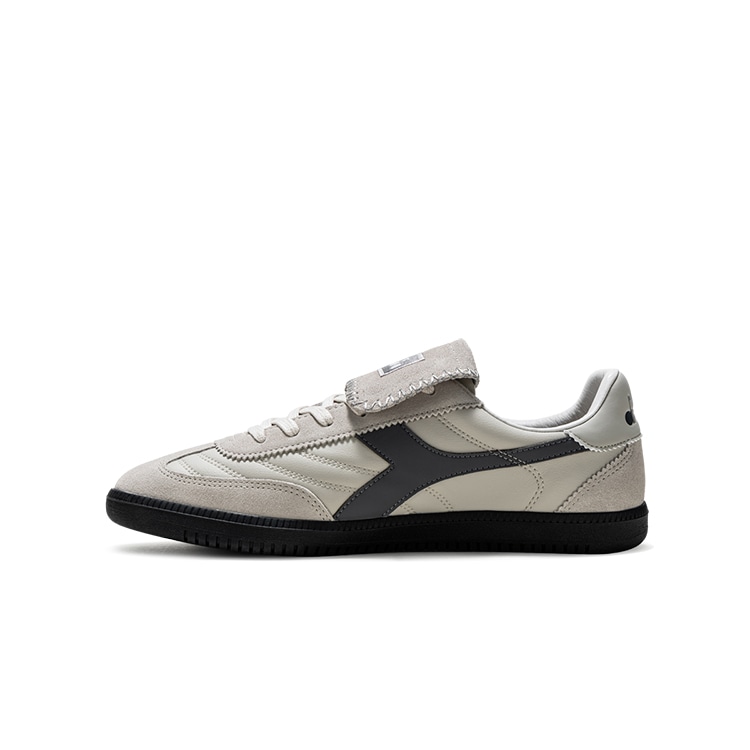 Diadora Saunter FC