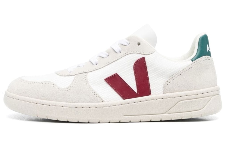 Кроссовки VEJA