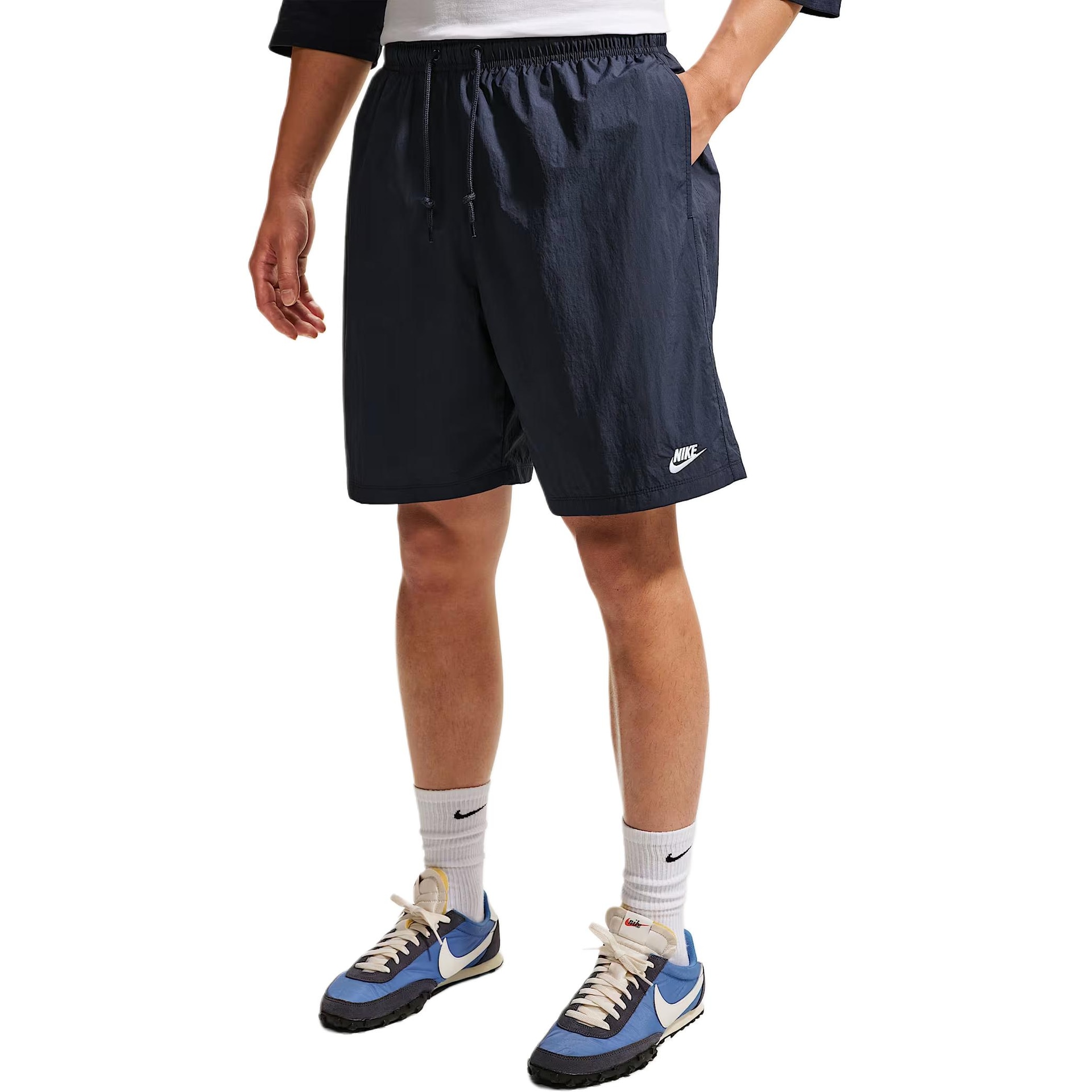 Nike Sportswear Club Logo