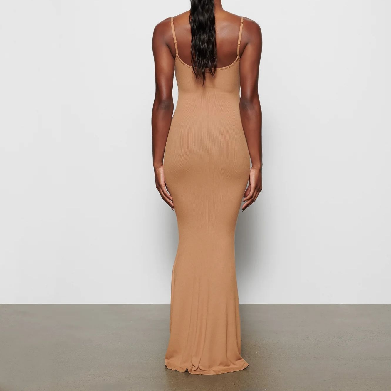 Skims Soft Lounge Long Slip Dress Camel — фото 1