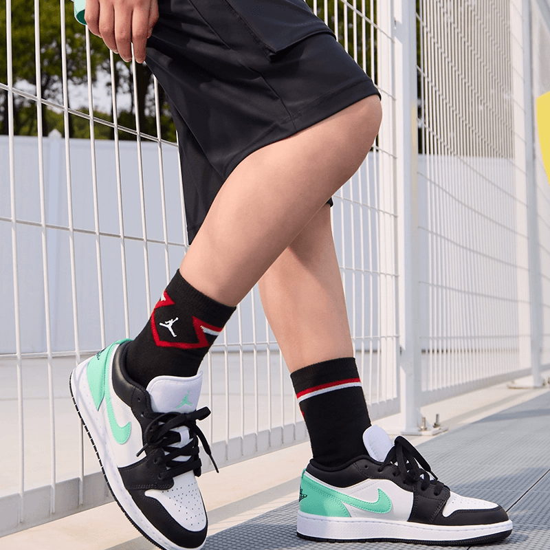 Jordan Air Jordan 1 LOW GS — фото 3