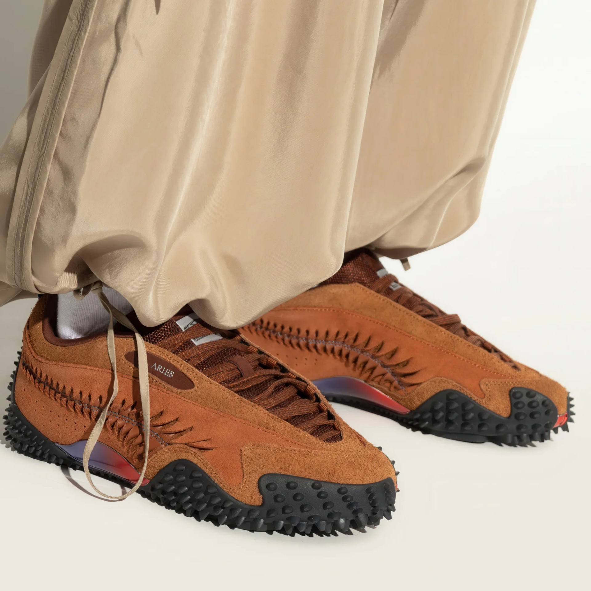 Puma Aries x PUMA Mostro Suede Brown — фото 5