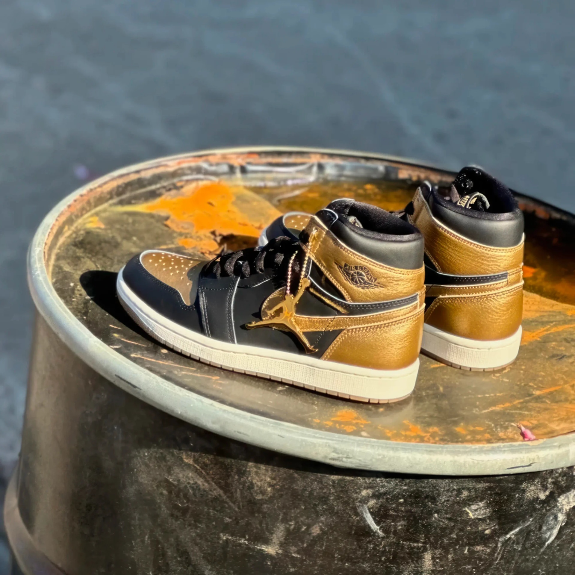 Jordan Air Jordan 1 High OG "Metallic Gold" — фото 3